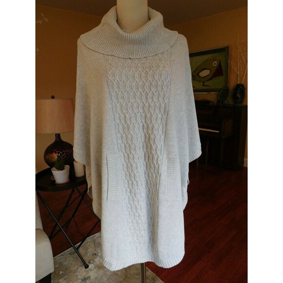 Super Cute Cabi # 3003 "Cowl Poncho" Heather Gray Cotton Poncho Sweater SMALL - Picture 4 of 9